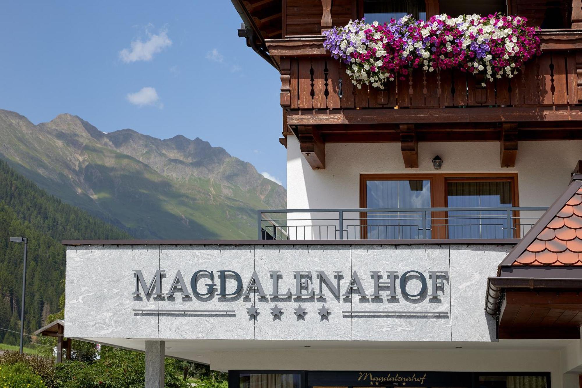Vitalpina Hotel Magdalenahof Santa Maddalena in Casies Exterior foto
